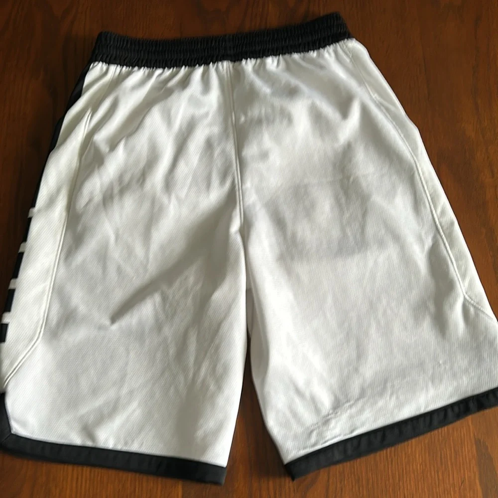 Nike shorts white - Picture 4 of 5